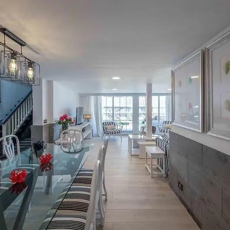 Seafront Villa With Jacuzzi *