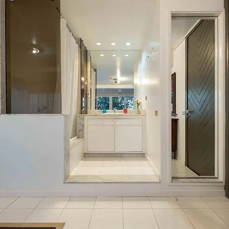 度假居 Seafront Villa With Jacuzzi *