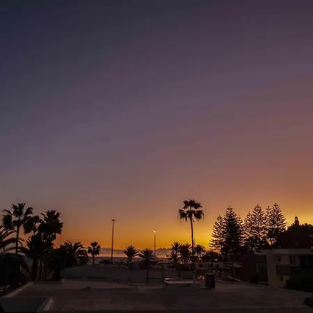 Seafront Villa With Jacuzzi 度假居 马斯帕洛马斯