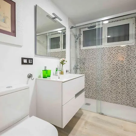 Seafront Villa With Jacuzzi * 马斯帕洛马斯