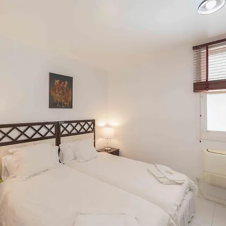 Seafront Villa With Jacuzzi * 马斯帕洛马斯