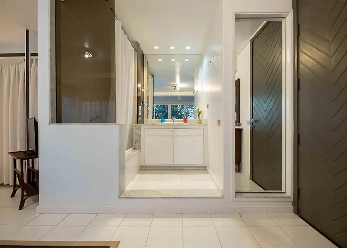 Holiday home Seafront With Jacuzzi *