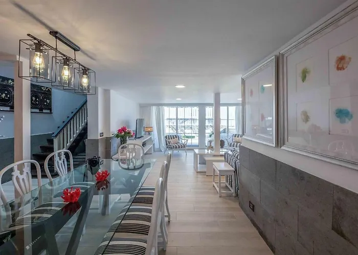 Seafront With Jacuzzi *